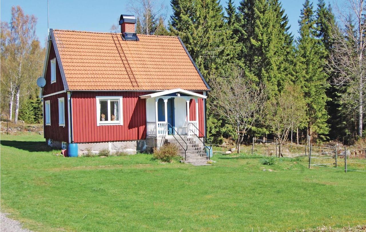 3 Bedroom Amazing Home In Lnsboda Falsehult Extérieur photo