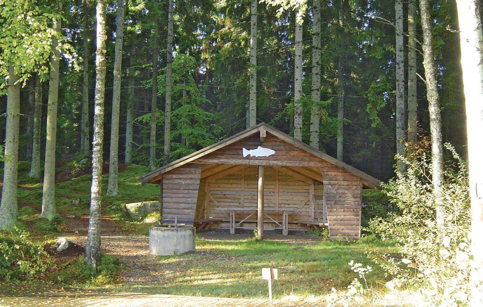 3 Bedroom Amazing Home In Lnsboda Falsehult Extérieur photo